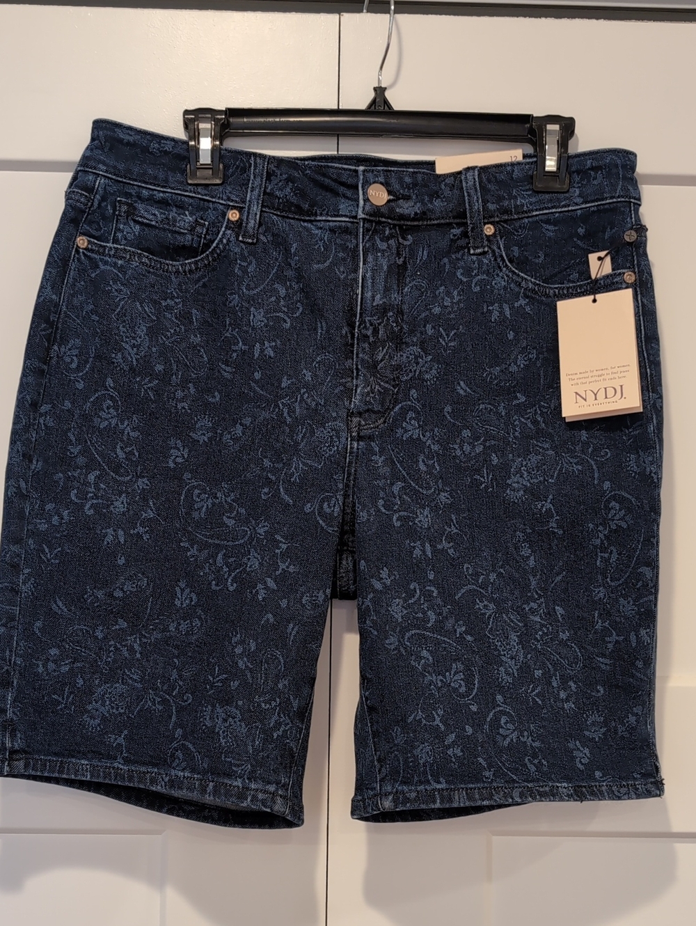 NYDJ Briella 11"Paisley Blue Shorts 12 nwot